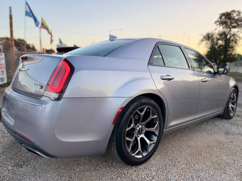 2018 Chrysler 300 S