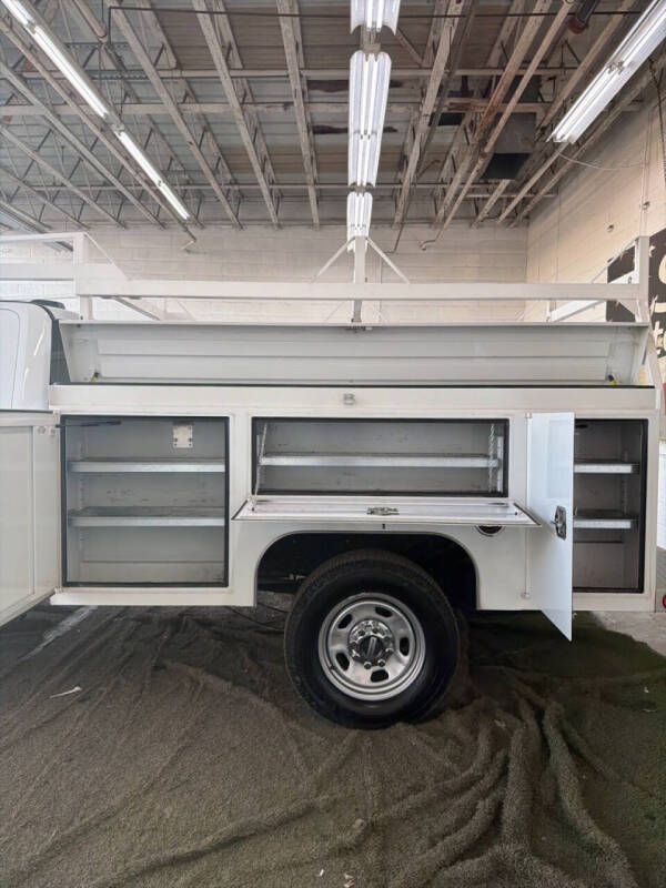 2022 Ford F-350 Super Duty XL