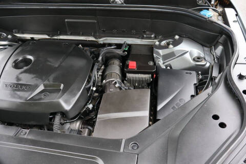 2018 Volvo XC90 T6 Momentum