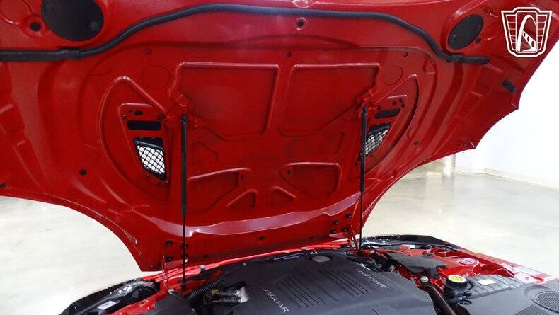 2016 Jaguar F-TYPE R