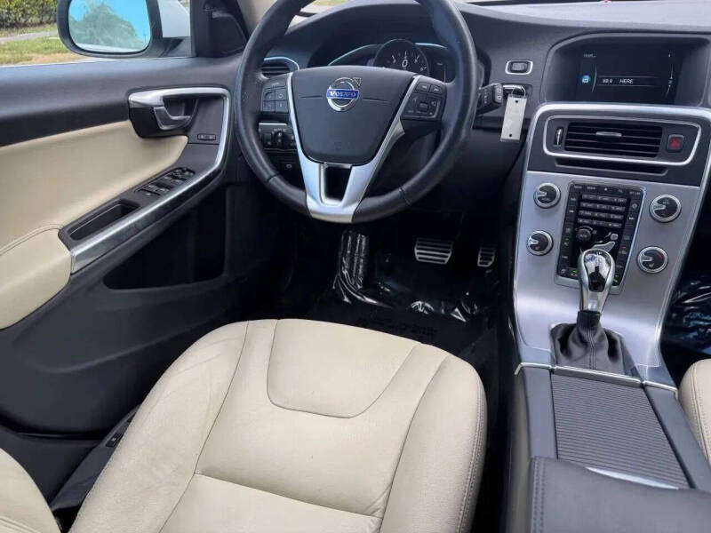 2017 Volvo V60 T5 Premier