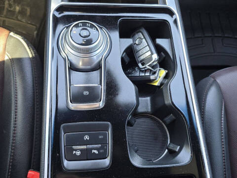 2020 Ford Edge Titanium