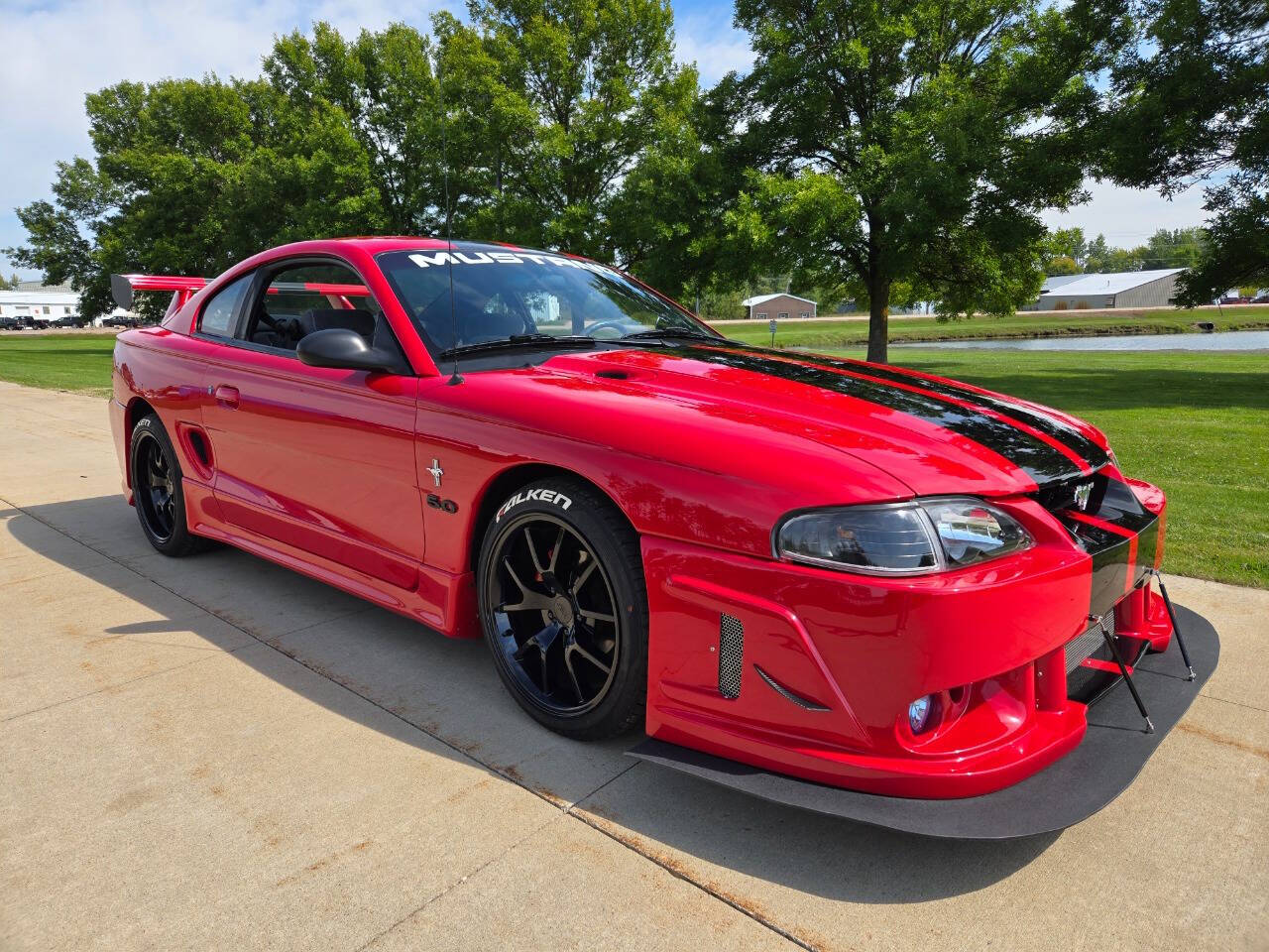 1995 Ford Mustang 2