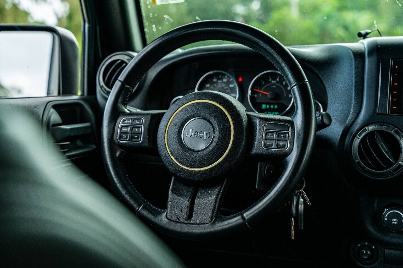 2015 JEEP Wrangler SUV / Crossover - $29,999