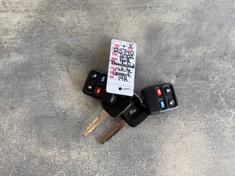 2002 Ford Thunderbird Deluxe