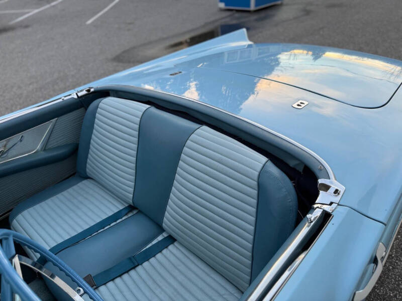 1957 Ford Thunderbird