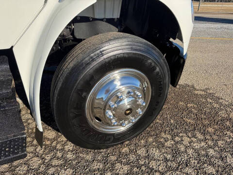 2012 Freightliner M2 106