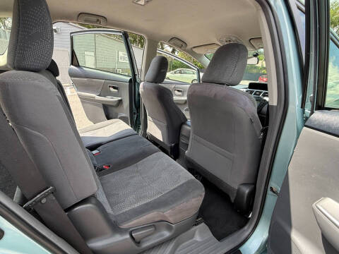 2013 Toyota Prius v Three