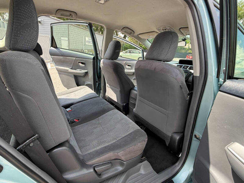 2013 Toyota Prius v Three