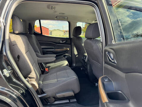 2017 GMC Acadia SLE-2