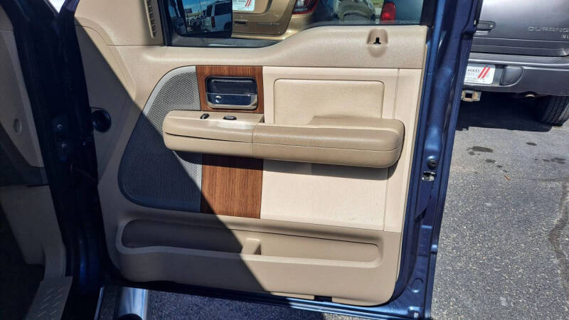 2004 Ford F-150 Lariat