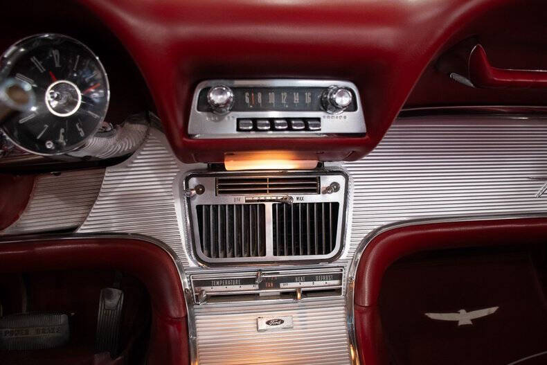 1962 Ford Thunderbird