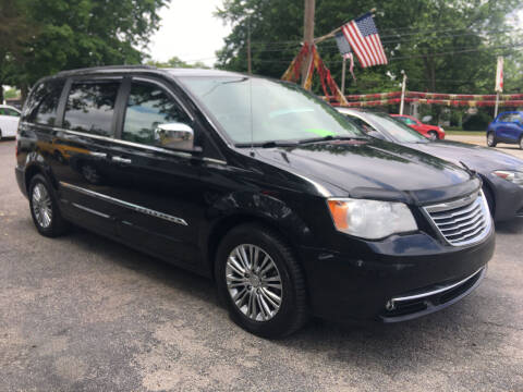 2013 Chrysler Town and Country for sale at Antique Motors in Plymouth IN