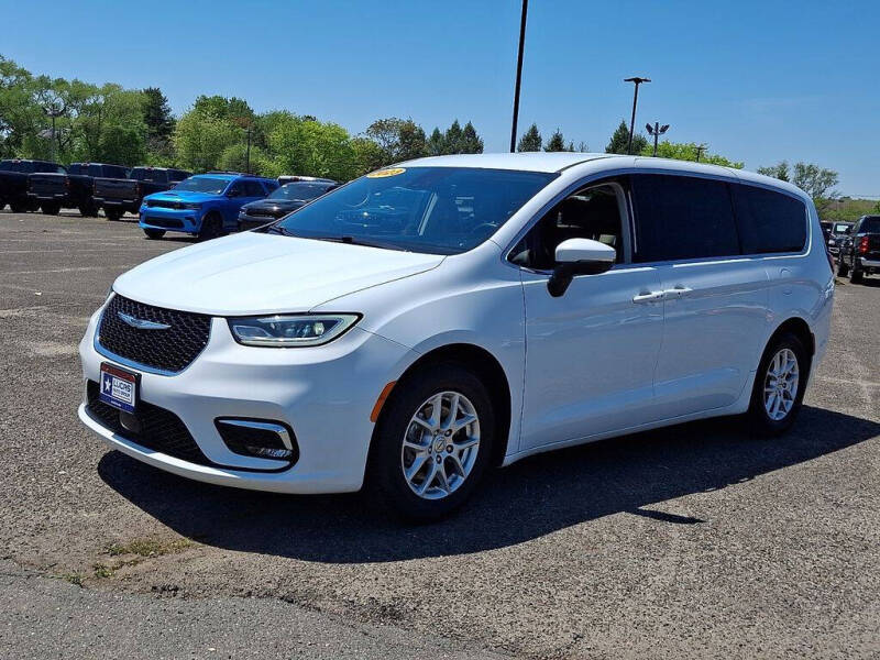 2023 Chrysler Pacifica Touring L
