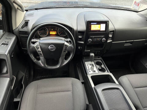 2014 Nissan Titan SV