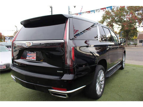 2023 Cadillac Escalade ESV Luxury