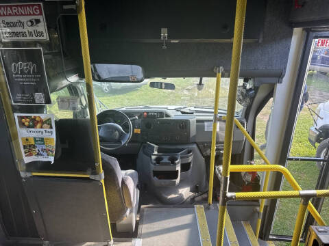 2014 Ford E-Series E-450 SD