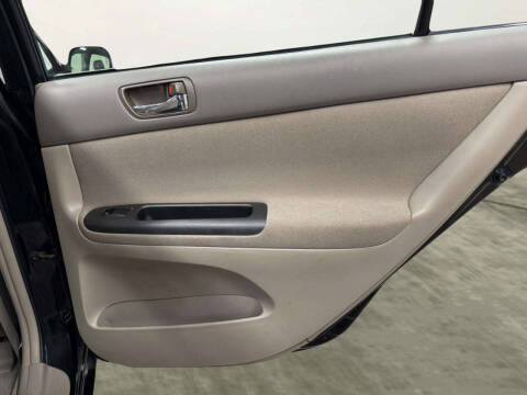 2005 Toyota Camry LE