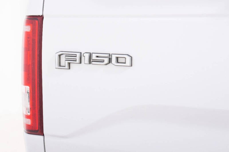 2015 Ford F-150 XLT photo 27