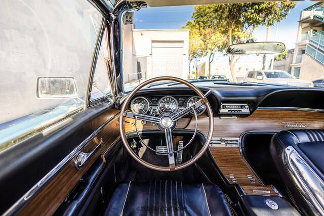 1968 Ford Thunderbird