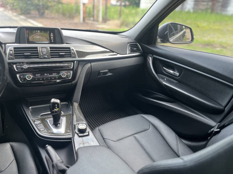 2017 BMW 3 Series 320i xDrive