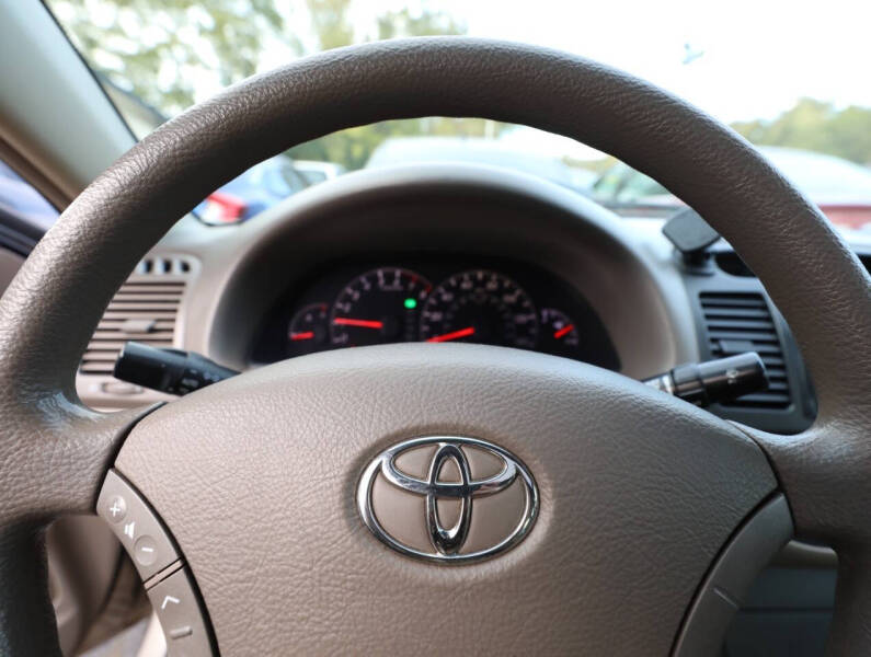 2005 Toyota Camry LE