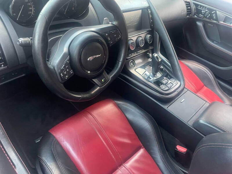 2016 Jaguar F-TYPE R