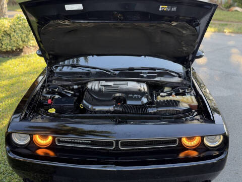 2016 Dodge Challenger SXT