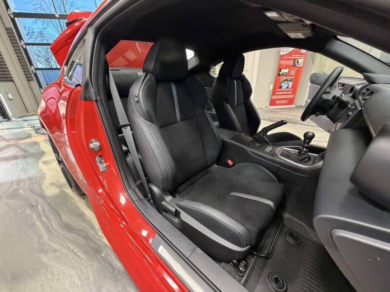 2024 Toyota GR86 Premium