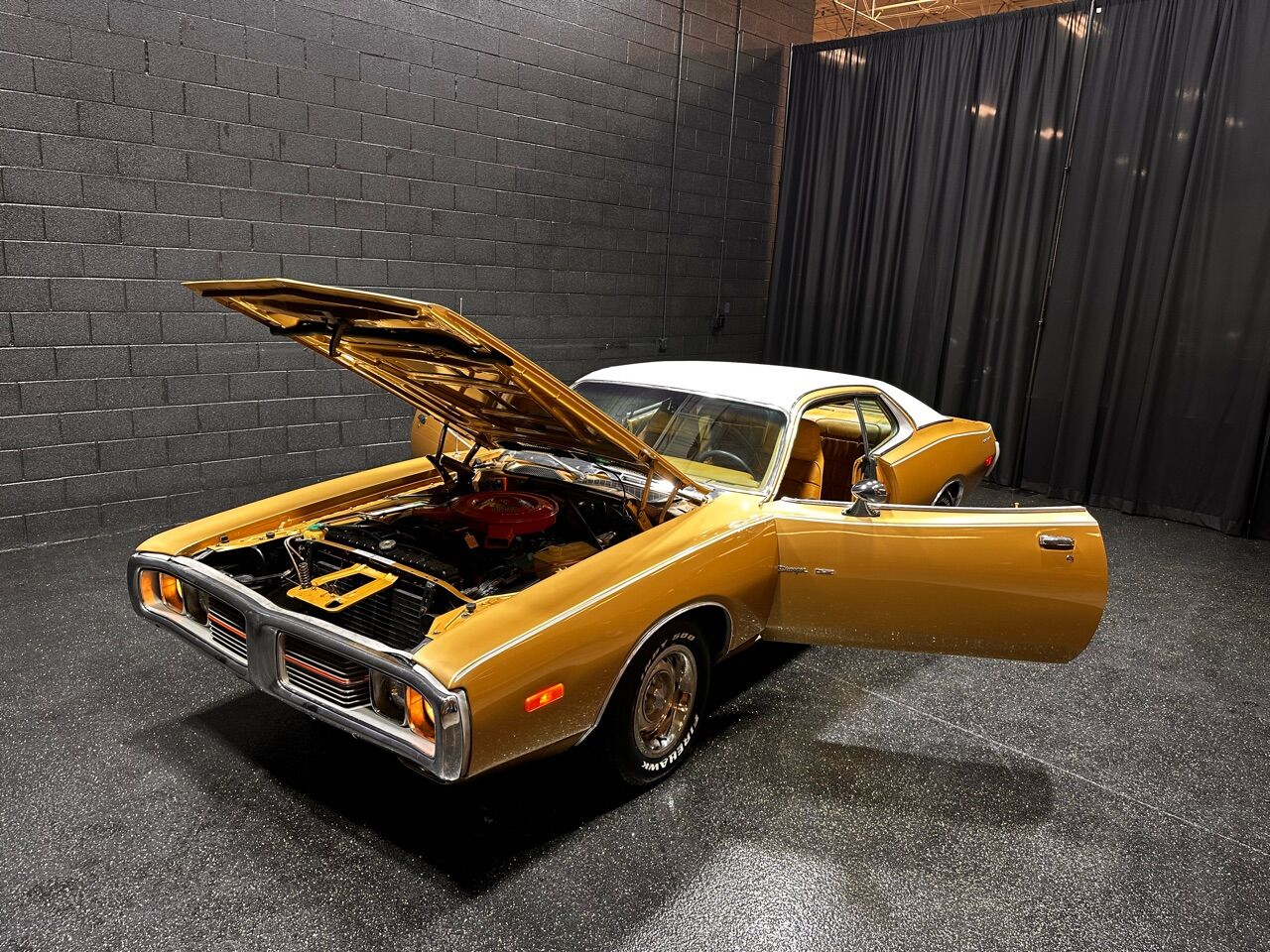 1973 Dodge Charger 32