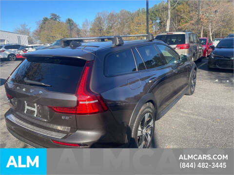 2024 Volvo V60 Cross Country B5 Plus