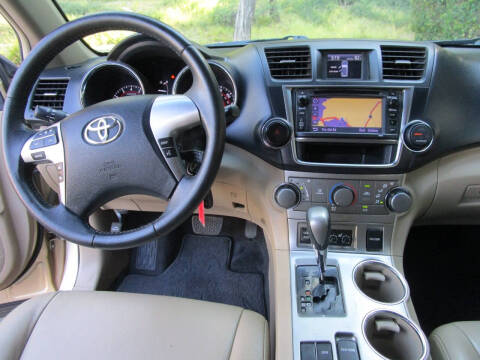 2013 Toyota Highlander SE