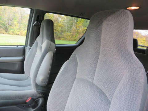 2004 Chrysler Town and Country Family Value