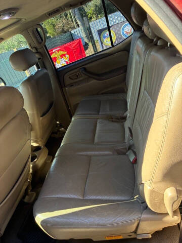 2004 Toyota Sequoia SR5