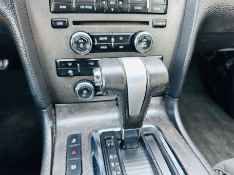 2012 Ford Mustang V6