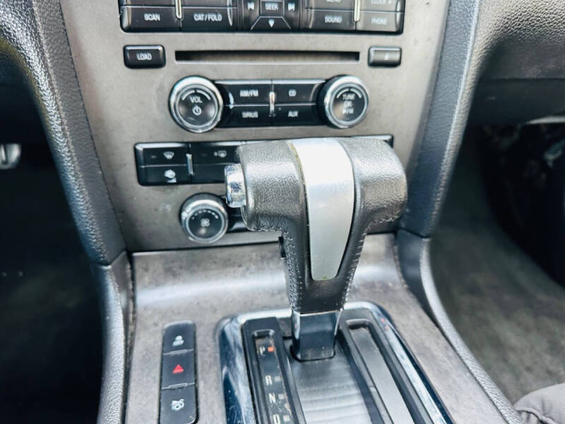 2012 Ford Mustang V6