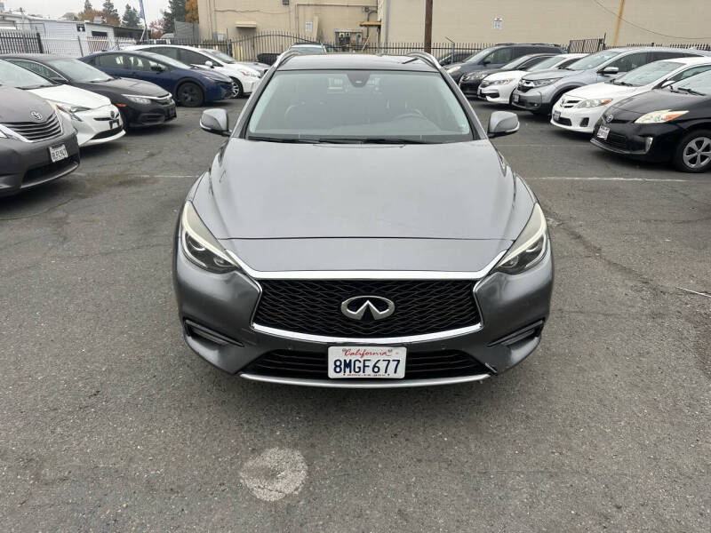 2017 Infiniti QX30 Premium