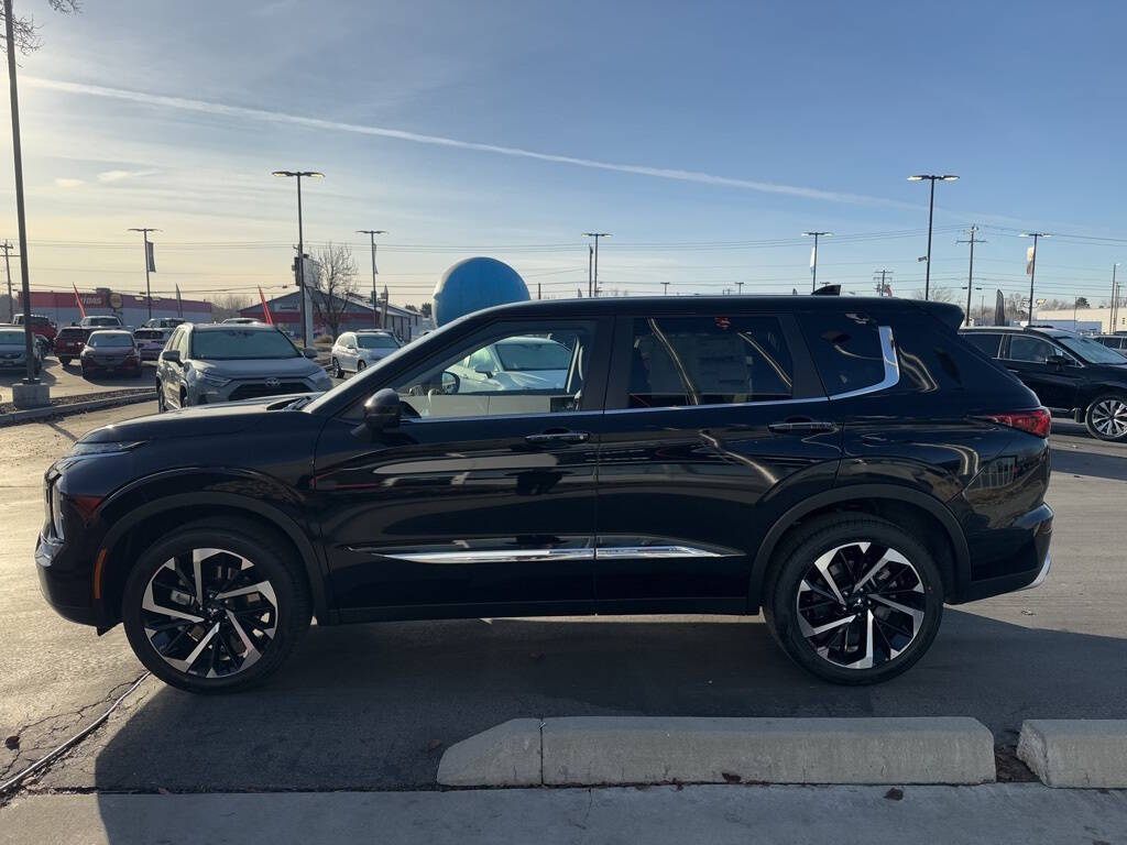 2024 Mitsubishi Outlander for sale at Axio Auto Boise in Boise, ID