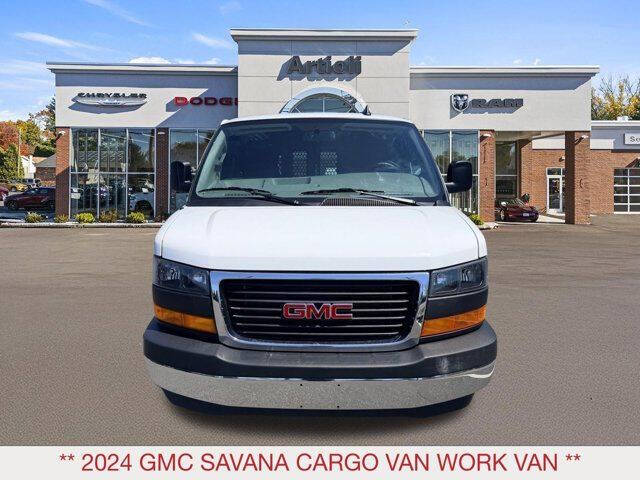 2024 GMC Savana 2500