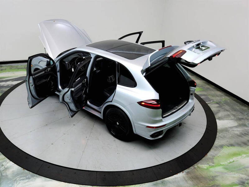 2016 Porsche Cayenne GTS