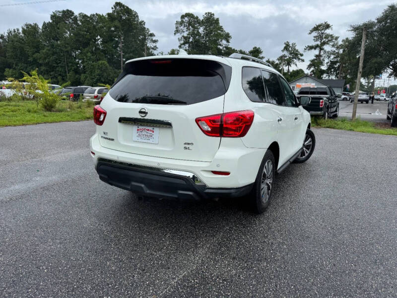 2020 Nissan Pathfinder SL