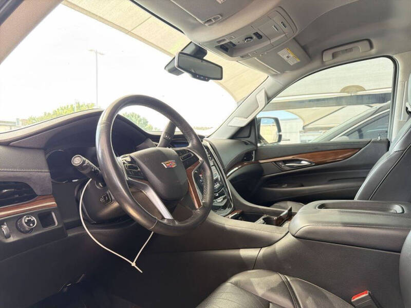 2020 Cadillac Escalade Standard