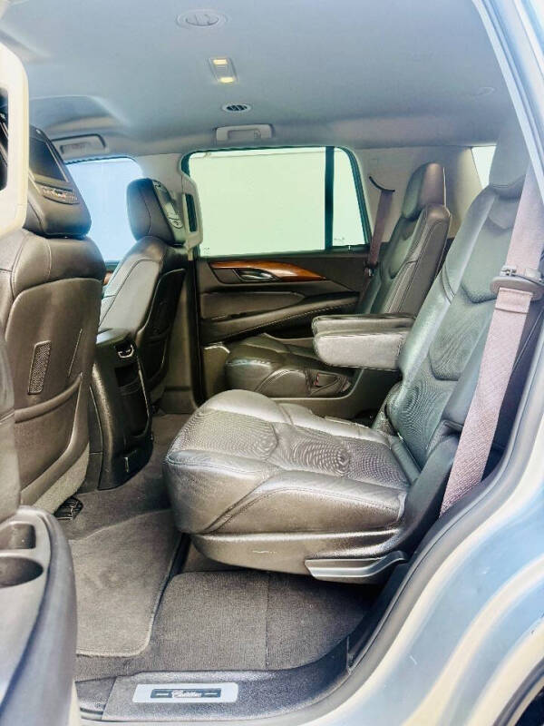 2017 Cadillac Escalade Standard