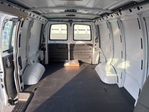 2025 Chevrolet Express 2500