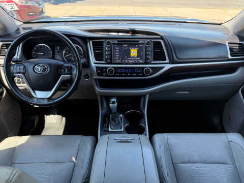 2016 Toyota Highlander