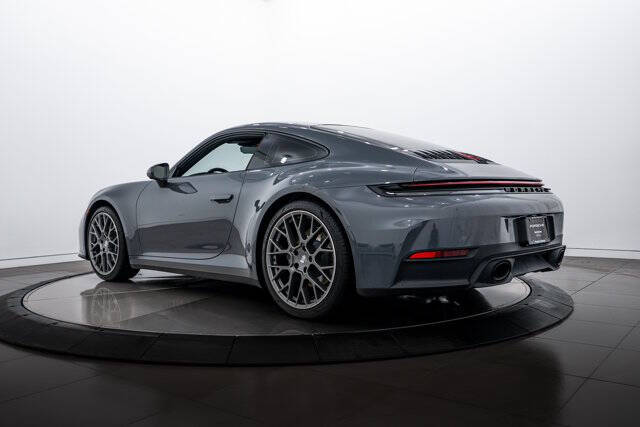 2025 Porsche 911 Carrera