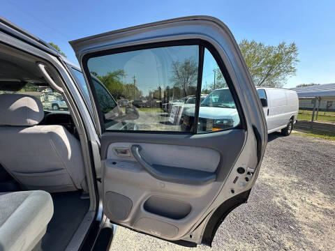 2005 Toyota Sequoia SR5