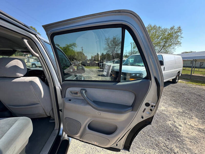 2005 Toyota Sequoia SR5