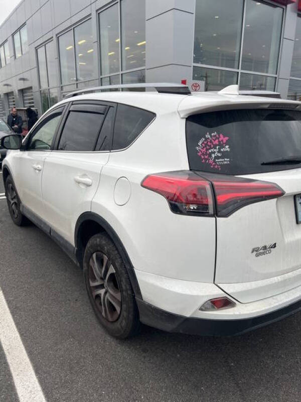 2018 Toyota RAV4 LE