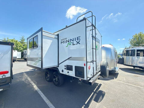 2022 Winnebago Micro Minnie FLX